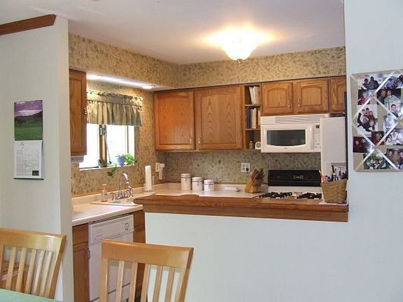 Open to Eating Area