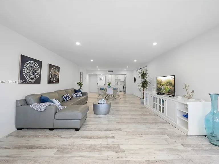 3725 S Ocean Dr #924 — Photo 7