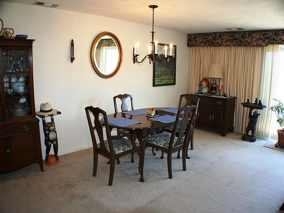5th image of 546 White Cliff Dr