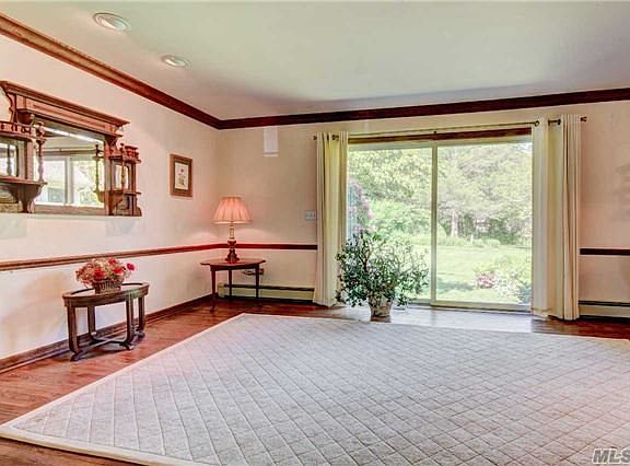 3rd image of 800 Laurelwood Dr