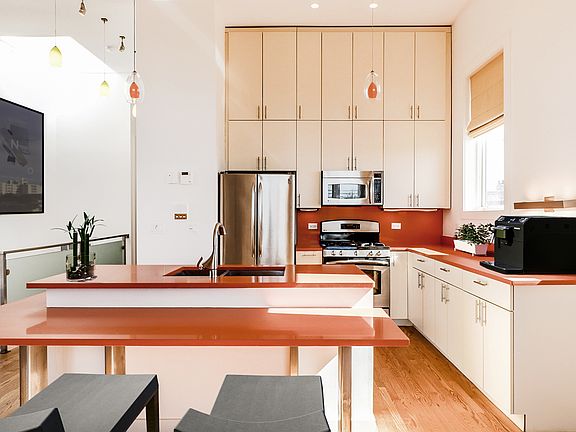 3rd image of 6640 S Maryland Ave APT 3