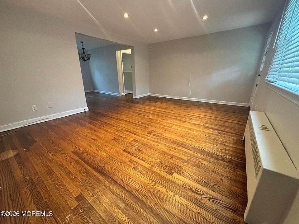 2nd image of 139 Manor Drive #1305