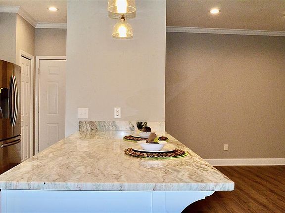 5th image of 605 Antler Dr