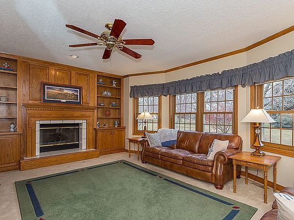 2nd image of 4010 E 59th St