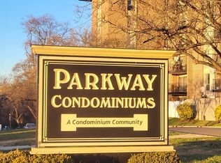 6011 Emerson St APT 412, Bladensburg, MD 20710