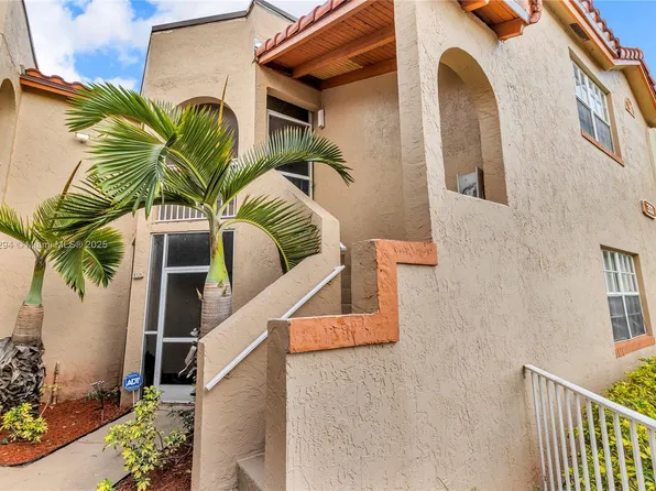 333 SW 86th Ave APT 206, Pembroke Pines, FL 33025