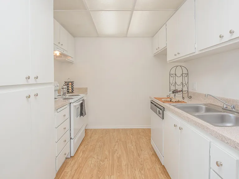 Country Woods Apartment Homes — Photo 14