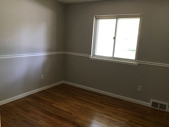 4th image of 14503 Ellen Dr
