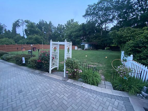 Back paver patio & backyard