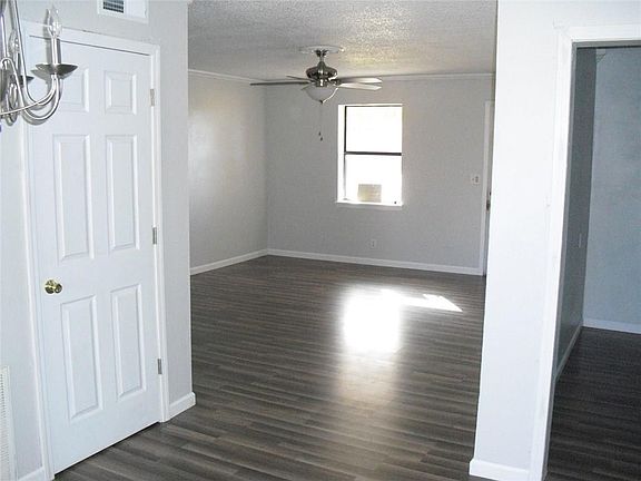 4th image of 1203 Whispering Glen St