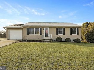 130 Conewago Dr, Hanover, PA 17331