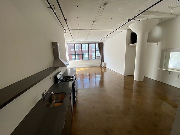 2nd image of 240 Wythe Ave #315