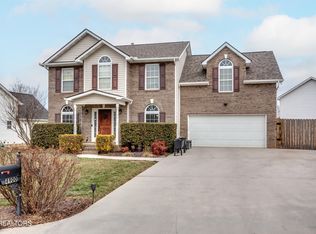 4900 Sunday Silence Dr, Knoxville, TN 37918