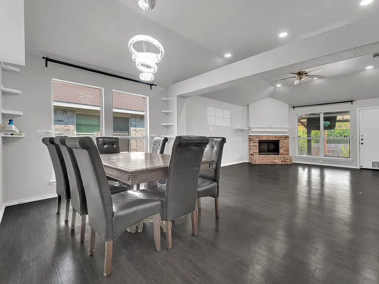 930 Timber Oaks Ln — Photo 6