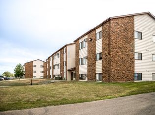 3002 17th Ave W #102, Williston, ND 58801