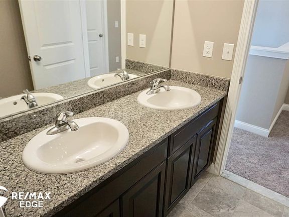 3rd image of 8220 Hidden Cove Ct