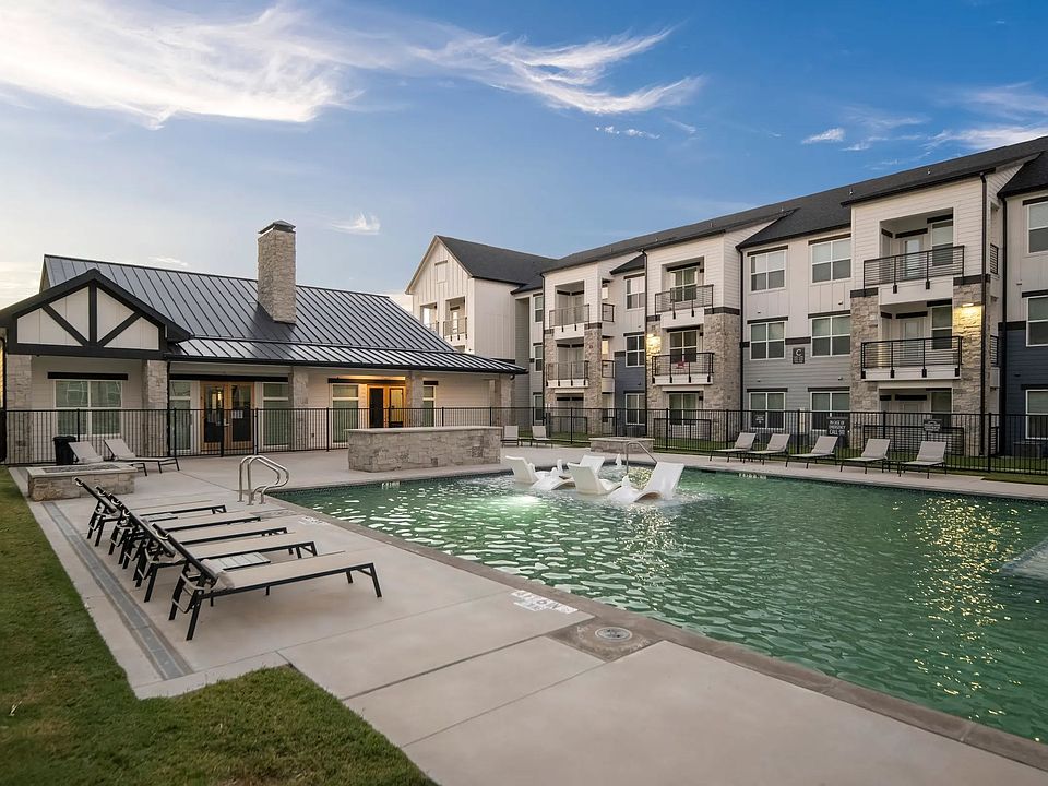 Welcome to Southgate Apartments, where resort-style living meets modern comfort. Enjoy our stunning pool, spacious lounging area, and upscale amenities that elevate your lifestyle. Don't waitschedule a tour today and make Southgate your home!