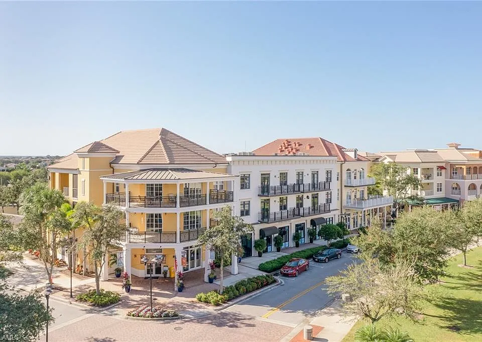 5076 Annunciation Cir #2206
