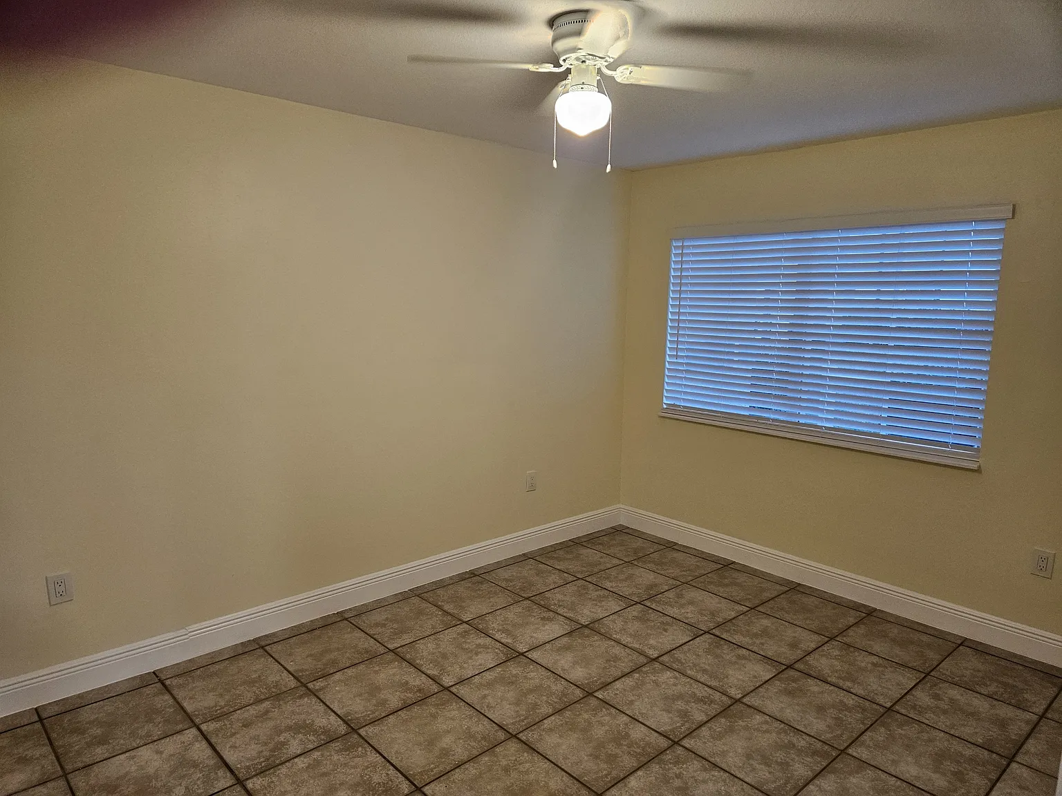 3419 Winkler Ave — Photo 4