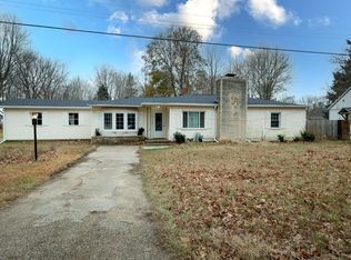 31 W Hile Rd, Norton Shores, MI 49441
