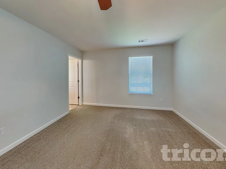 112 Hackney Ln — Photo 8