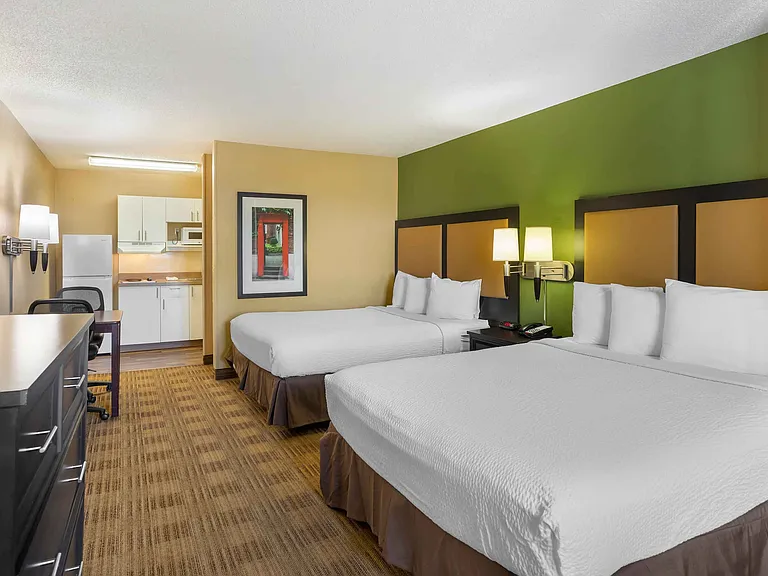 Studio Suite - 2 Queen Beds