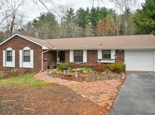 33 Fieldcrest Cir, Asheville, NC 28806