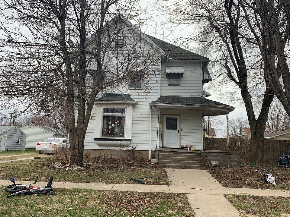 1st image of 417 N 1st St