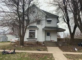 417 N 1st St, Monmouth, IL 61462