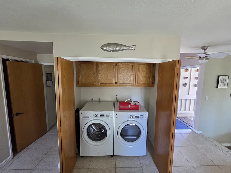 1745 Arliss Dr — Photo 9