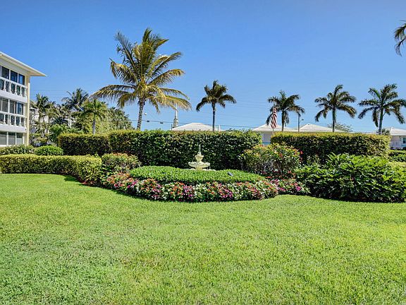 5th image of 60 Venetian Drive #105n