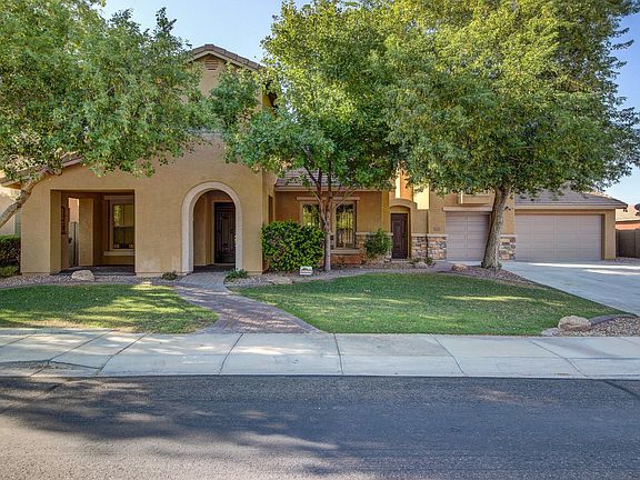 3rd image of 2319 W TWAIN Drive