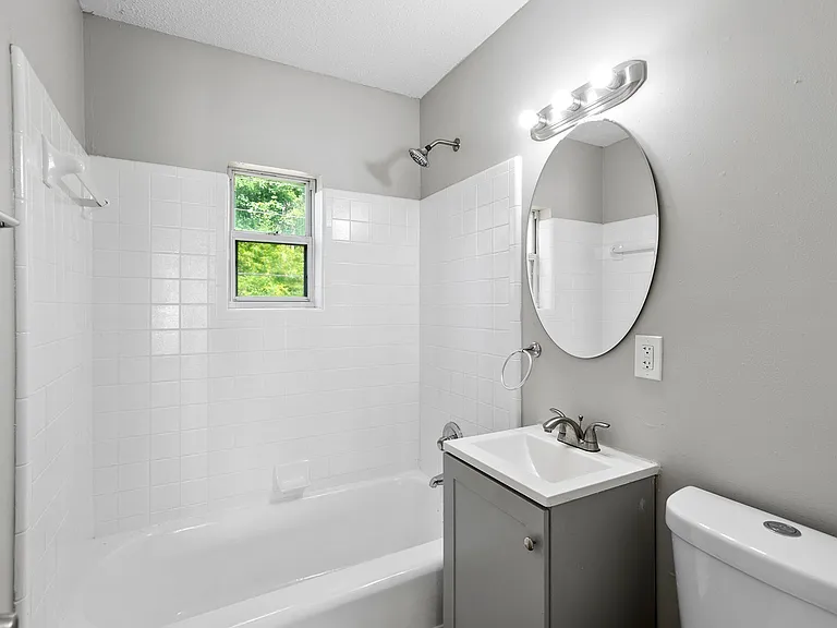Bellview Apartments — Photo 11