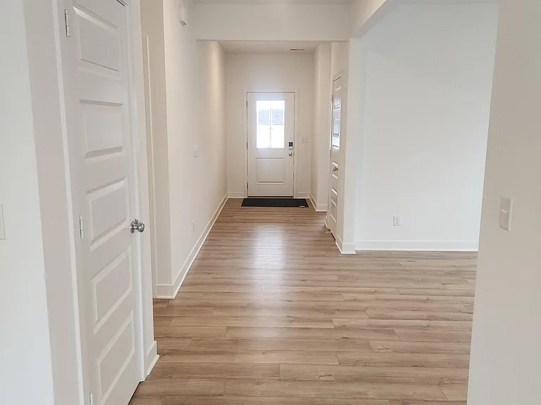 17264 Hanningfield Way — Photo 4