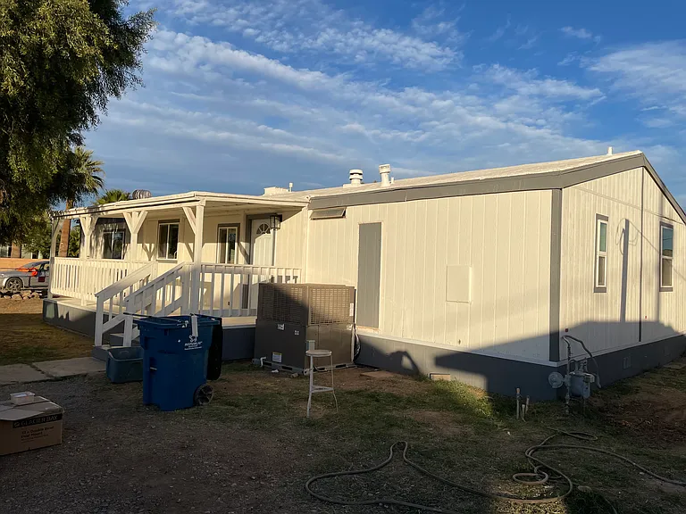 2104 E Lone Star Dr — Photo 2