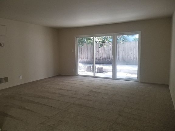 3rd image of 620 Masonic Way APT B