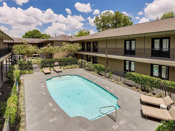 3rd image of 1410 Hyde Park Blvd APT 104