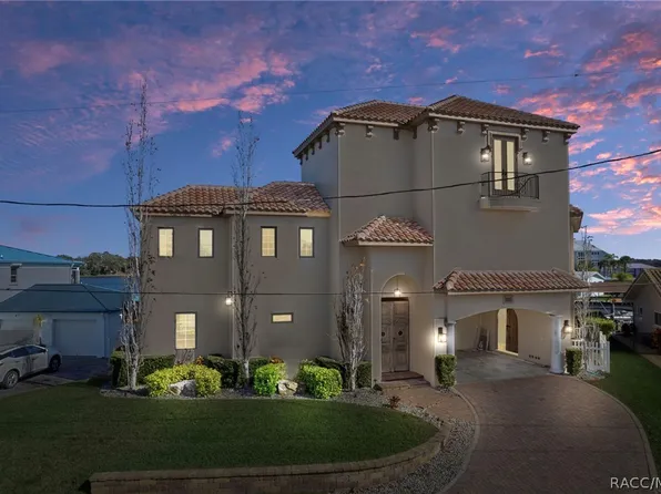 2235 N Kings Cove Point, Crystal River, FL 34429
