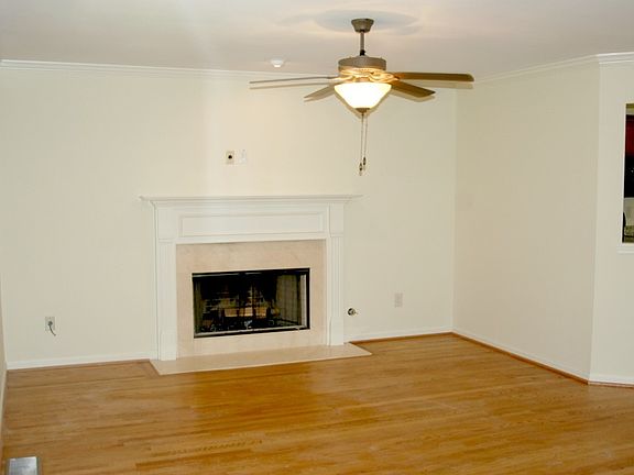 2nd image of 3406 Vandiver Dr