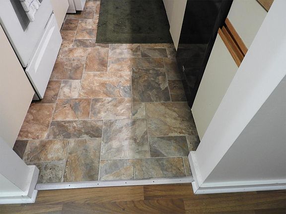 5th image of 1002 Linden Ave APT 208