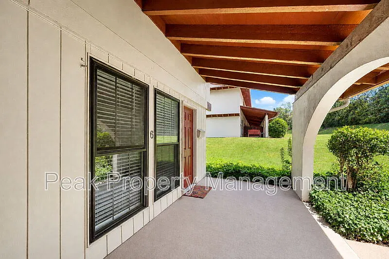 2 bed, 1.0 bath, 1147 sqft, $1,800 — Photo 4