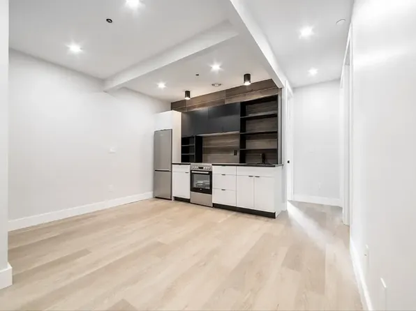 730 Dekalb Avenue image 1 of 10