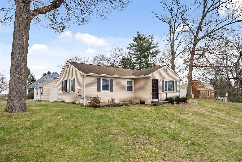 430 Amostown Rd, West Springfield, MA 01089 Zillow