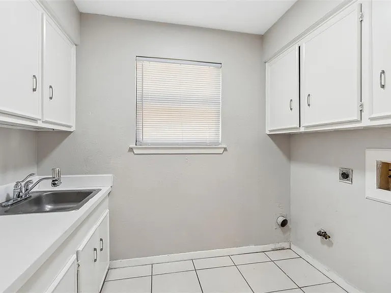 17015 Graystone Dr — Photo 15