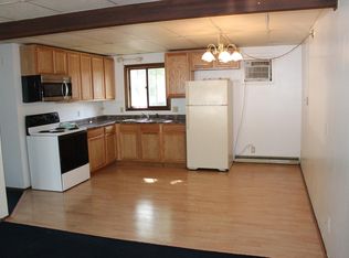 57 W 4th St, El Paso, IL 61738