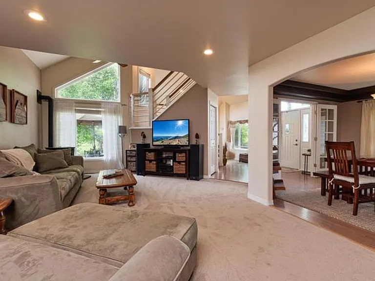 1480 Cresthaven Dr — Photo 21