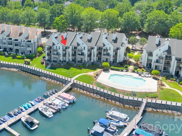 18755 Vineyard Point Ln, Cornelius, NC 28031