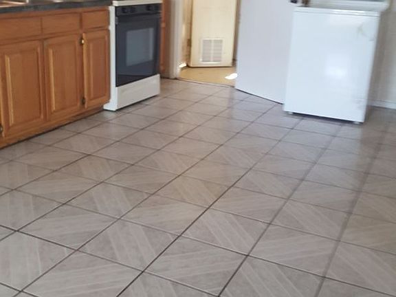 3rd image of 5433 Beacon Ave