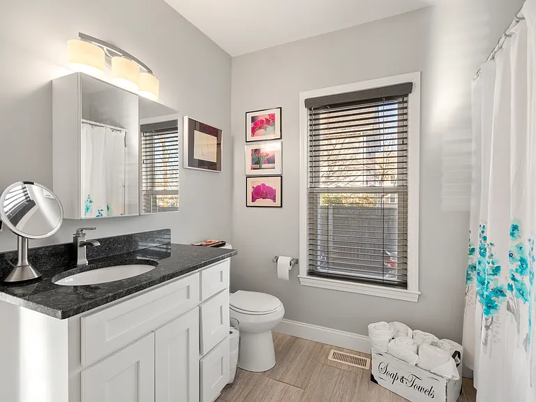 32 E Chestnut St #32 — Photo 9