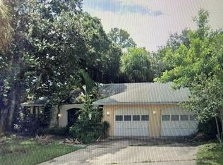 3054 Honeysuckle Rd, Largo, FL 33770